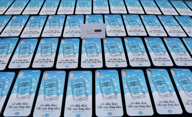 sản xuất ốp lưng in logo công ty